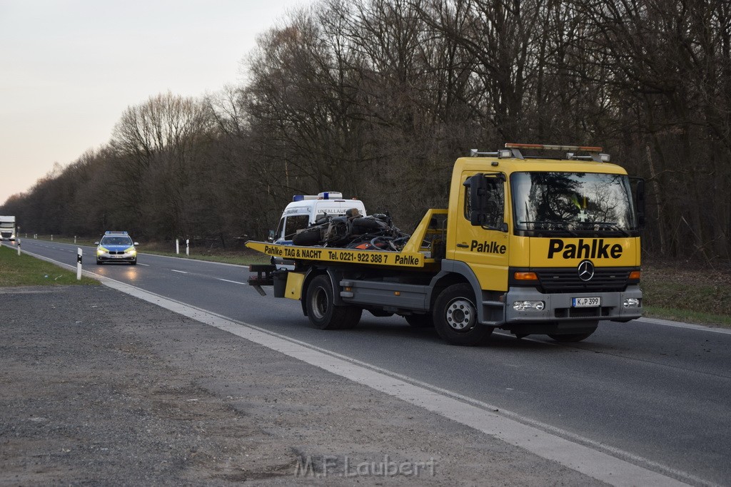 Schwerer VU Krad Fahrrad Koeln Porz Alte Koelnerstr P299.JPG - Miklos Laubert